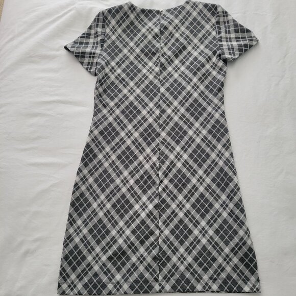 Comfy Casual Tommy Hilfiger Plaid - Picture 5 of 7